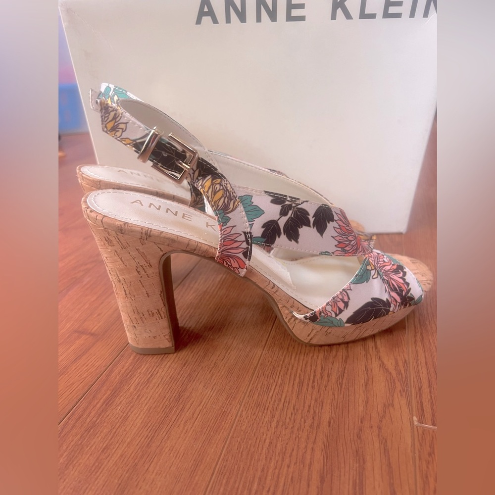 Anne Klein Pauline Floral block heel sandals 8.5 new